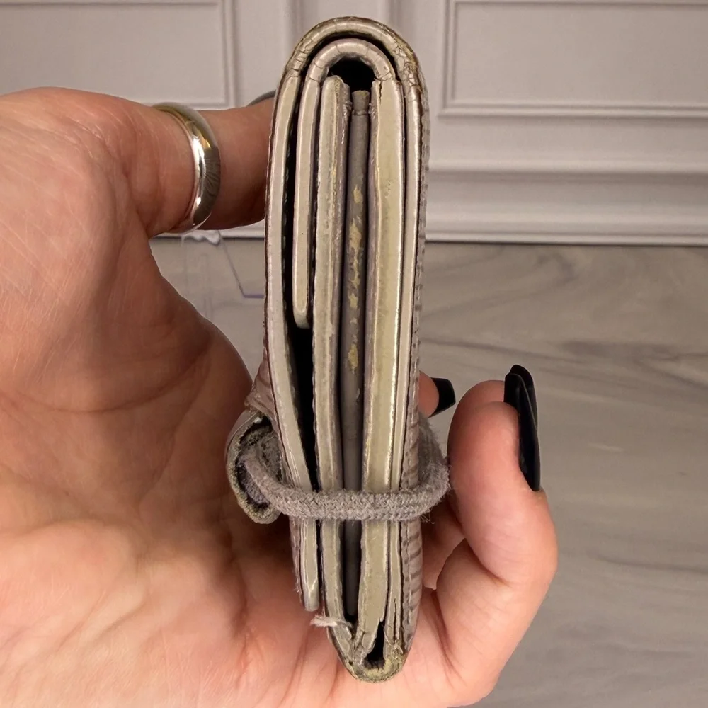 Louis Vuitton Epi Porte-Monnaie Elastique Trifold Wallet – Gray | Project Piece